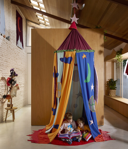 Cosmos House / Andréa Helou - Interior Photography, Closet