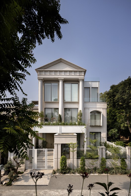 Residence ASL 42 / Minimalist Architecture & Design Studio - Exterior Photography, Balcony, Column
