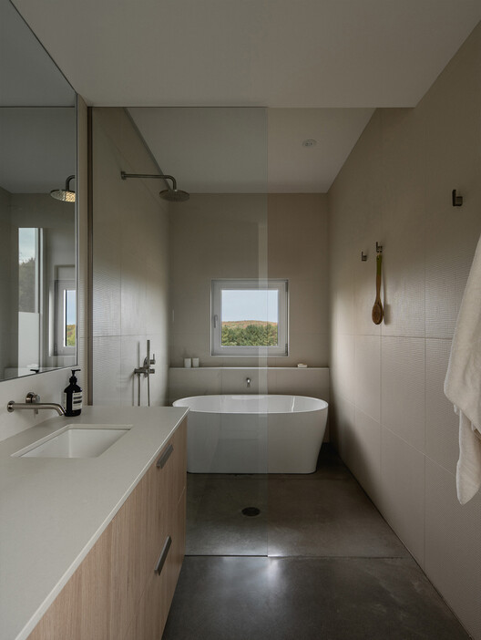 Le Fenil Residence / NatureHumaine - Interior Photography, Bathroom, Sink, Bathtub, Glass, Countertop
