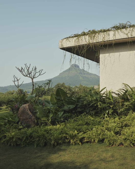 Lake House / Mazumdar Bravo Lake House / Mazumdar Bravo - Image 13 of 20