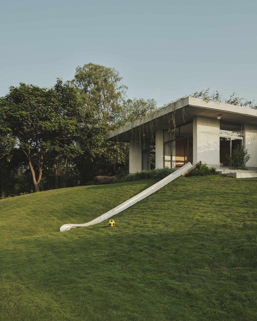 Lake House / Mazumdar Bravo - Image 3 of 20