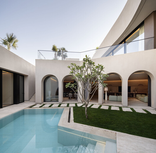 Shell House / Alhumaidhi Architects Shell House / Alhumaidhi Architects - Exterior Photography, Concrete, Courtyard