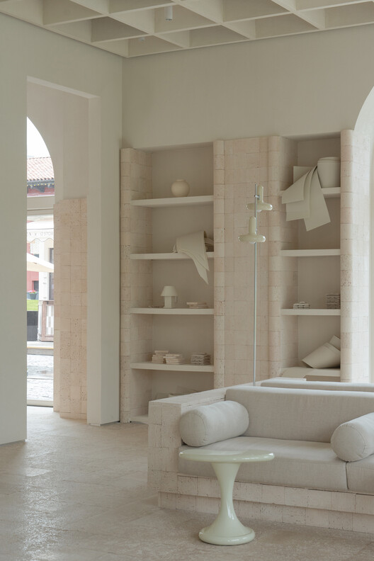 Messa House / UP2DATE architects Messa House / UP2DATE architects - Interior Photography, Arch, Column