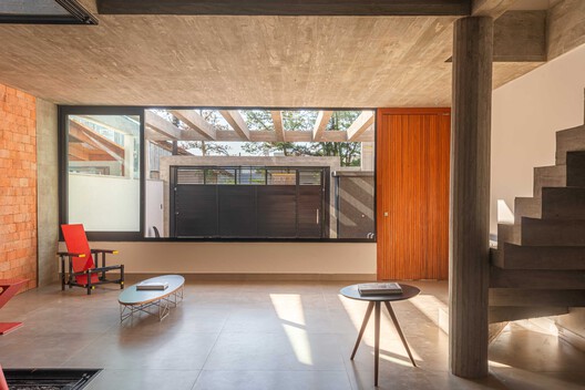 Casas TT / PJV Arquitetura - Fotografía interior, Madera, Fijación Vigas, Ladrillo, Sillas