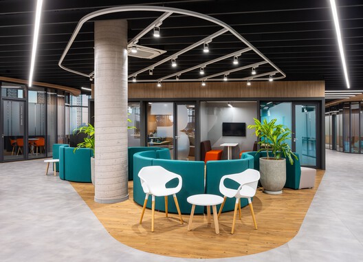 Centro Administrativo Sicredi das Culturas / DA | Departamento de Arquitetura - Fotografia de Interiores, Cadeira