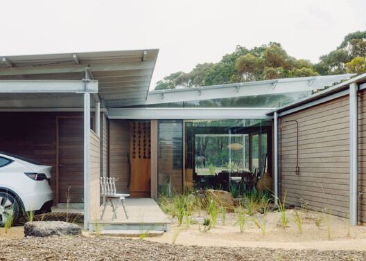 Ironbark House / Not All Architecture - Exterior Photography