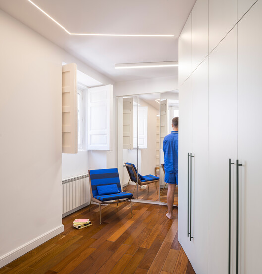 casa EME / gon architects - Fotografía interior, Madera, Iluminación, Estanterías