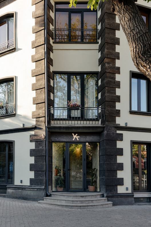 Niko Restaurant / Gaya Sofoyan - Exterior Photography, Glass