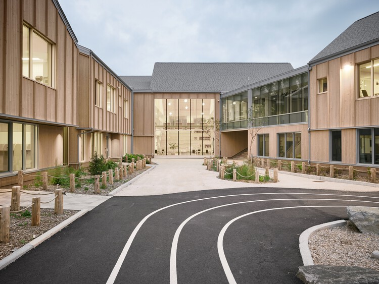 École de l’Étincelle – Lab École Saguenay / Agence Spatiale - Exterior Photography