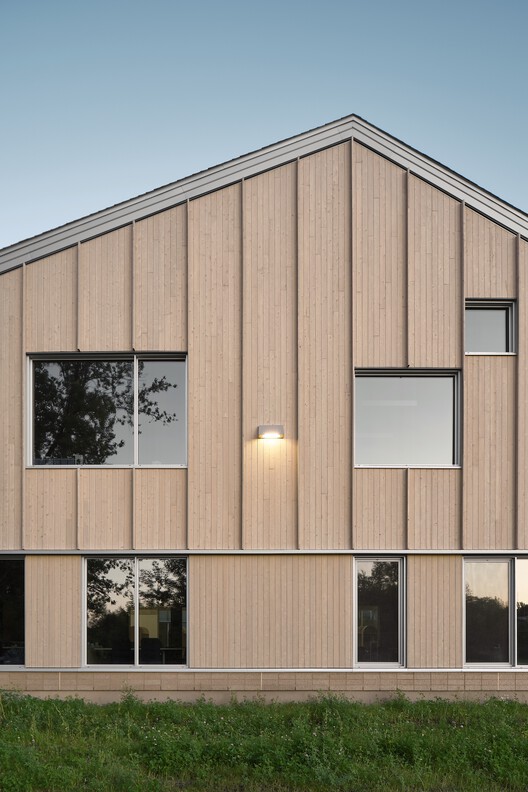 École de l’Étincelle – Lab École Saguenay / Agence Spatiale - Exterior Photography