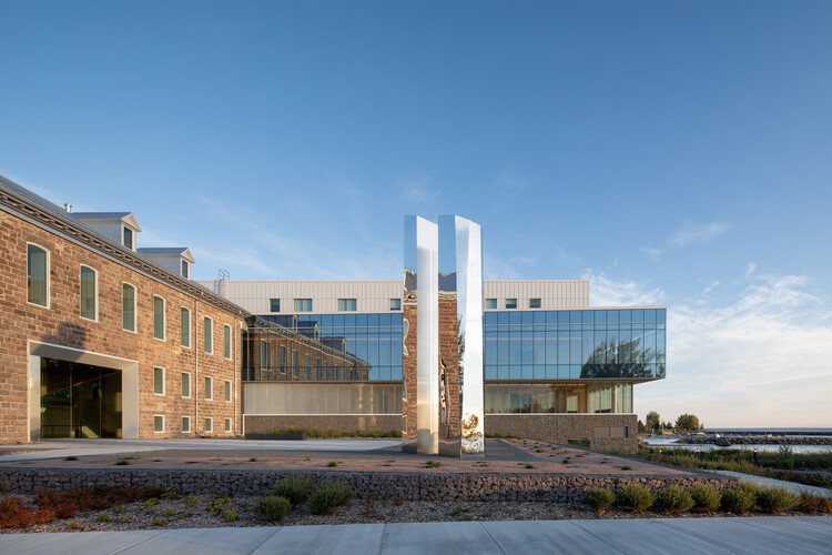 Roberval Courthouse / Groupe A - Public Architecture
