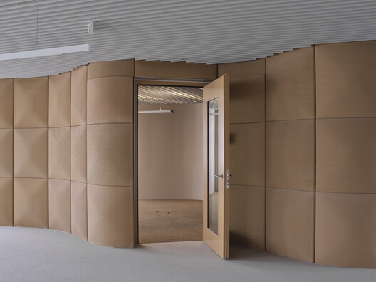 The Future Office - Holcim HQ / Beyond Space + Fritschi Beis Architektur The Future Office - Holcim HQ / Beyond Space + Fritschi Beis Architektur - Image 7 of 22