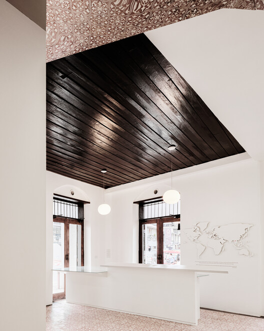 Museum of Broken Relationships - Chiang Mai / STA - Interior Photography, Wood