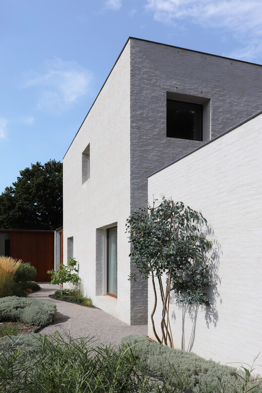 House DD / Wim Heylen Architect - Image 2 of 38