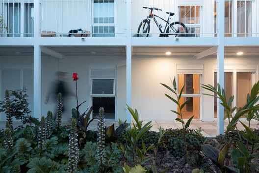 Jardines del Cordón Housing / Ramos Rey Arquitectos Jardines del Cordón Housing / Ramos Rey Arquitectos - Exterior Photography, Balcony, Courtyard