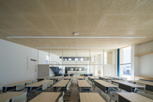 Imabari Shipbuilding Marugame Office / Yano Aoyama Architecture Design Imabari Shipbuilding Marugame Office / Yano Aoyama Architecture Design - Interior Photography, Wood, Glass, Chair