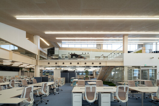 Imabari Shipbuilding Marugame Office / Yano Aoyama Architecture Design Imabari Shipbuilding Marugame Office / Yano Aoyama Architecture Design - Interior Photography, Lighting, Glass, Chair