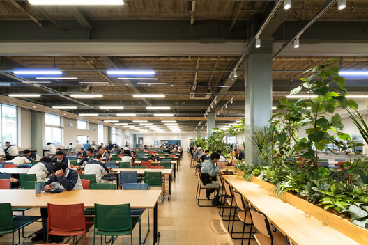 Imabari Shipbuilding Marugame Office / Yano Aoyama Architecture Design Imabari Shipbuilding Marugame Office / Yano Aoyama Architecture Design - Interior Photography, Dining room, Chair