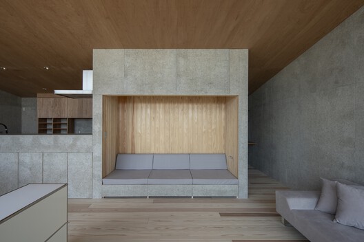 The House That Creates a View / studioSHUWARI Inc. - Interior Photography, Wood