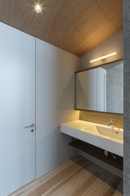 The House That Creates a View / studioSHUWARI Inc. - Image 17 of 30