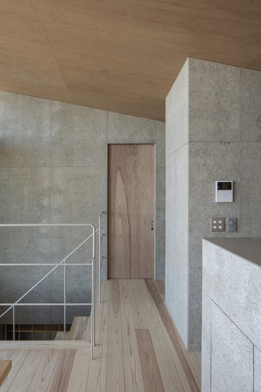 The House That Creates a View / studioSHUWARI Inc. - Image 8 of 30