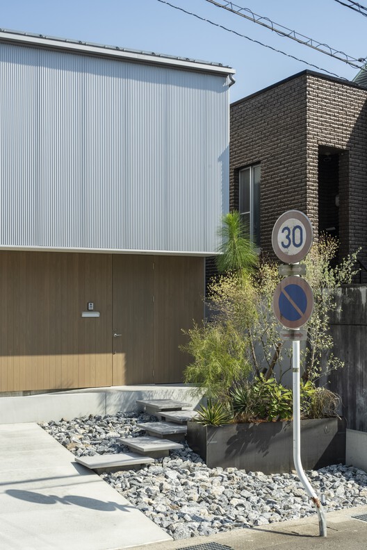 The House That Creates a View / studioSHUWARI Inc. - Image 7 of 30