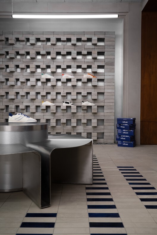 Gully Labs Sceaker Store / The Melange Studio - Image 10 of 28