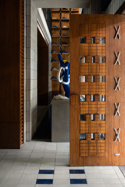 Gully Labs Sceaker Store / The Melange Studio - Image 20 of 28