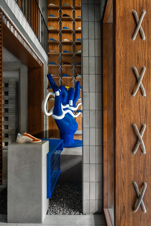 Gully Labs Sceaker Store / The Melange Studio - Interior Photography