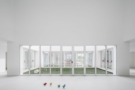 New Nursery School on Via dell’Acquamarina / LERUA Studio New Nursery School on Via dell’Acquamarina / LERUA Studio - Image 5 of 19