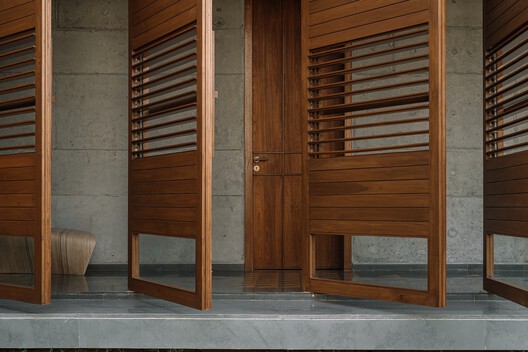 The Louvered  House / andblack design studio - Image 36 of 42