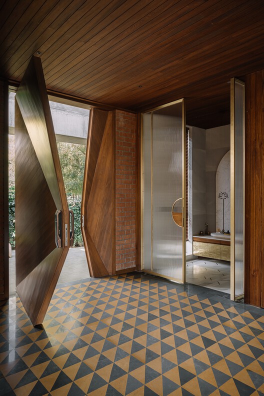 The Louvered  House / andblack design studio - Image 29 of 42