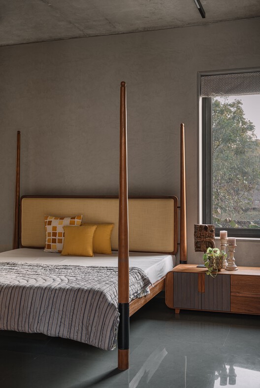 The Louvered  House / andblack design studio - Interior Photography, Bedroom, Wood, Lighting, Bed