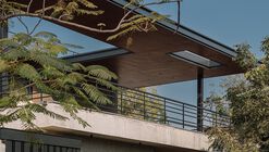 The Louvered  House / andblack design studio