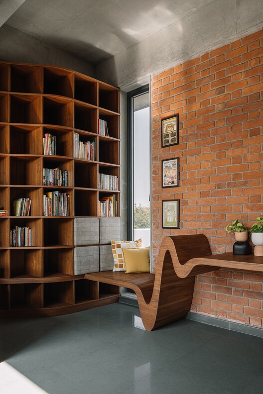 The Louvered  House / andblack design studio - Interior Photography, Closet, Wood, Shelving, Brick