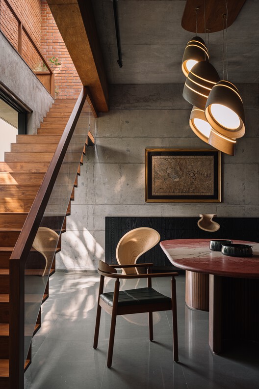 The Louvered  House / andblack design studio - Interior Photography, Wood