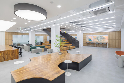Uni Center / G/O Architecture - Interior Photography, Wood, Lighting, Table, Chair, Glass