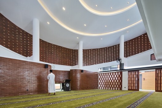 Al-Iqtishad Mushola / CREM Paragon x KIND - Interior Photography