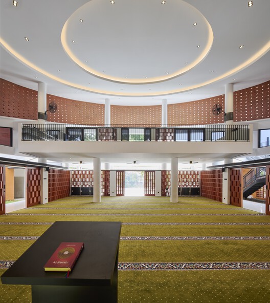 Al-Iqtishad Mushola / CREM Paragon x KIND - Interior Photography