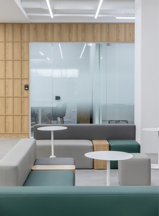 Uni Center / G/O Architecture - Interior Photography, Table, Chair