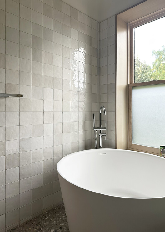 Lefferts Manor House / Abruzzo Bodziak Architects - Interior Photography, Bathroom, Shower, Sink