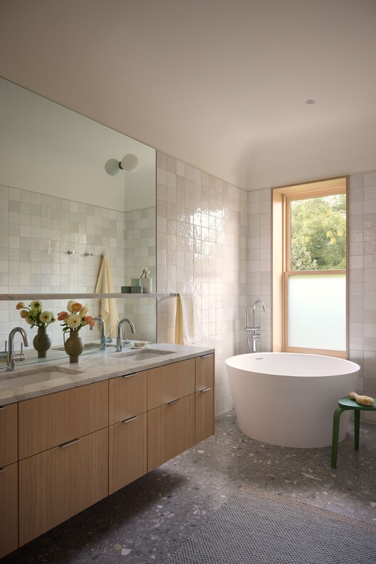 Lefferts Manor House / Abruzzo Bodziak Architects - Interior Photography, Bathroom, Lighting, Countertop, Sink, Glass