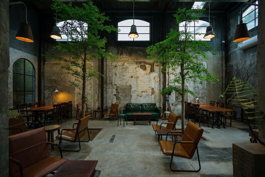 Everyday Heritage: 10 Vietnamese Coffee Shops Reviving Small-Scale Traditional Buildings Everyday Heritage: 10 Vietnamese Coffee Shops Reviving Small-Scale Traditional Buildings - Image 21 of 29