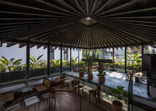 Everyday Heritage: 10 Vietnamese Coffee Shops Reviving Small-Scale Traditional Buildings Everyday Heritage: 10 Vietnamese Coffee Shops Reviving Small-Scale Traditional Buildings - Image 13 of 29