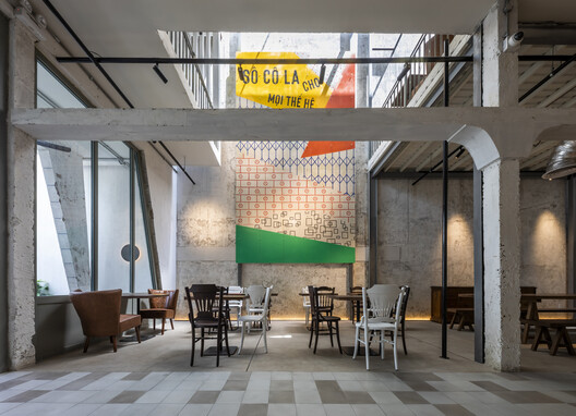 Everyday Heritage: 10 Vietnamese Coffee Shops Reviving Small-Scale Traditional Buildings Everyday Heritage: 10 Vietnamese Coffee Shops Reviving Small-Scale Traditional Buildings - Image 4 of 29