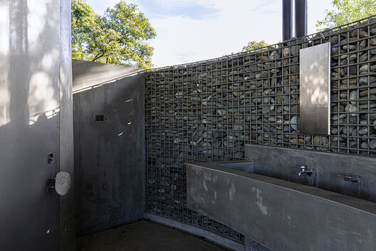 Tie-Ma Cycling Station at Dapo Pond / Studio APL + Lin Ko-Fang Architects  - Exterior Photography, Concrete