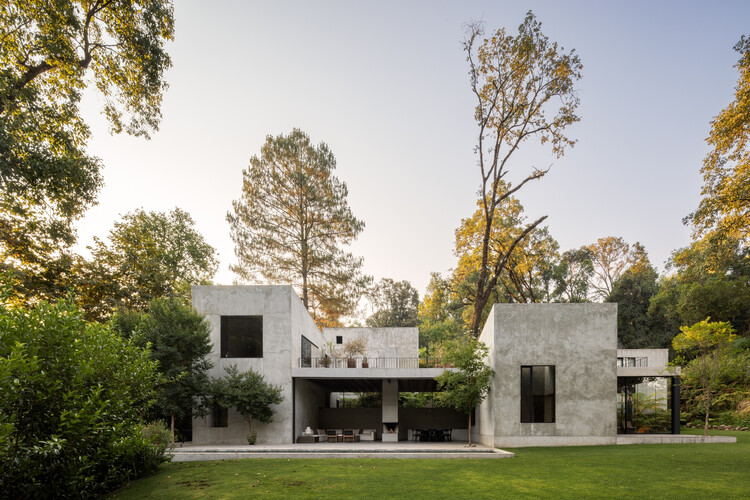 Casa Avándaro / ESTUDIO Ignacio Urquiza Ana Paula de Alba - Fotografía de Exteriores