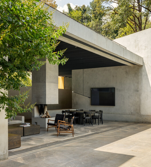 House in Avándaro / ESTUDIO Ignacio Urquiza Ana Paula de Alba - Exterior Photography, Concrete