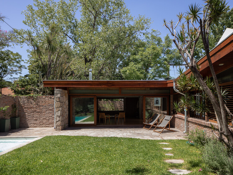 Casa HN / Agustín Mendiondo + Franco Riccheri - Más Imágenes