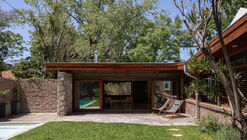 Casa HN / Agustín Mendiondo + Franco Riccheri